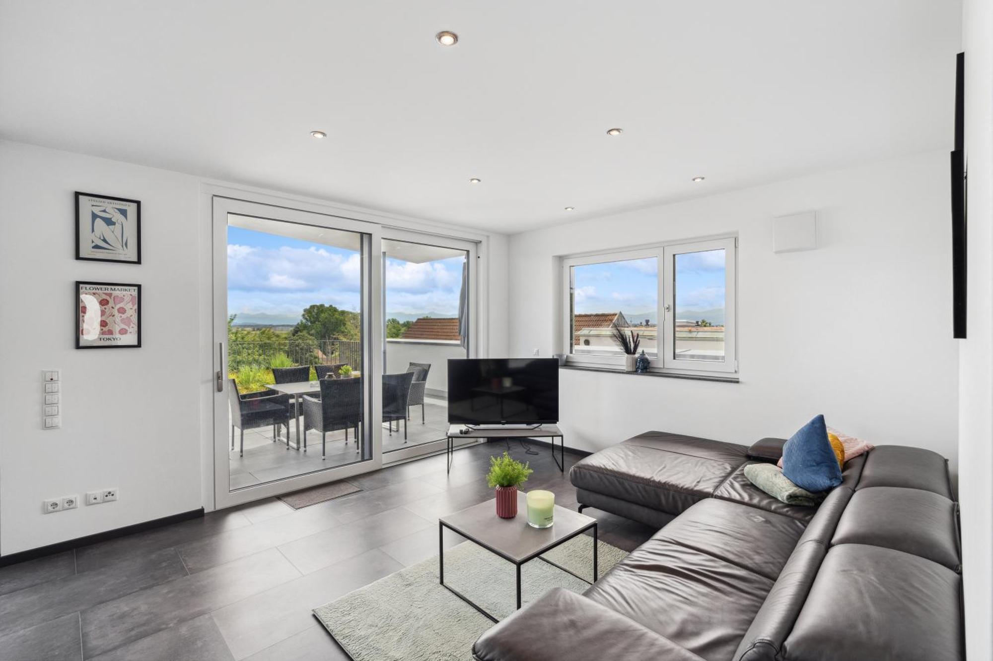 Anytime - Penthouse Mit Terrasse Und Bergsicht Apartment Friedrichshafen Exterior photo