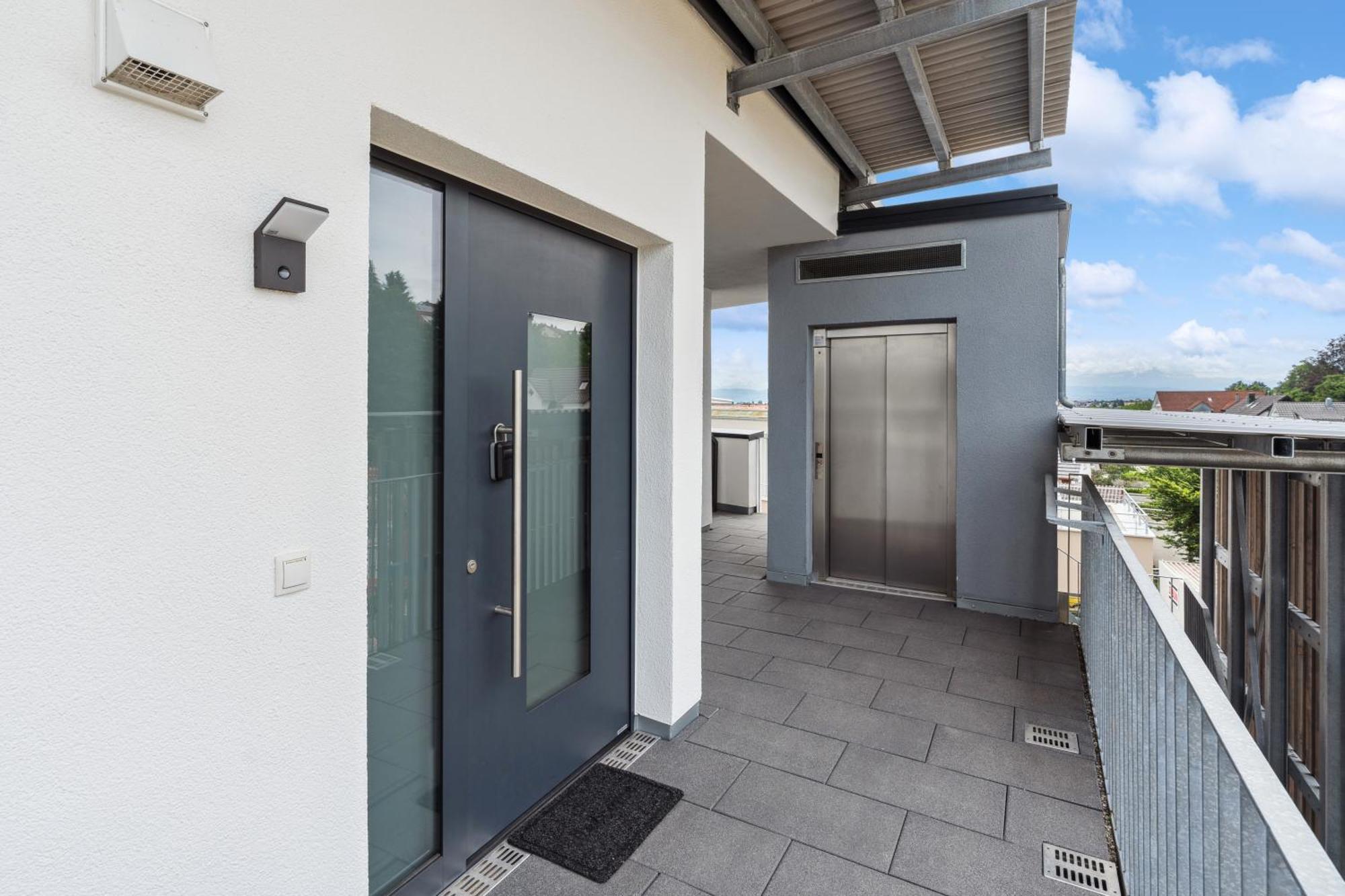 Anytime - Penthouse Mit Terrasse Und Bergsicht Apartment Friedrichshafen Exterior photo